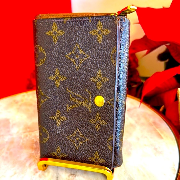 Louis Vuitton Monogram Wallet - Picture 1 of 15